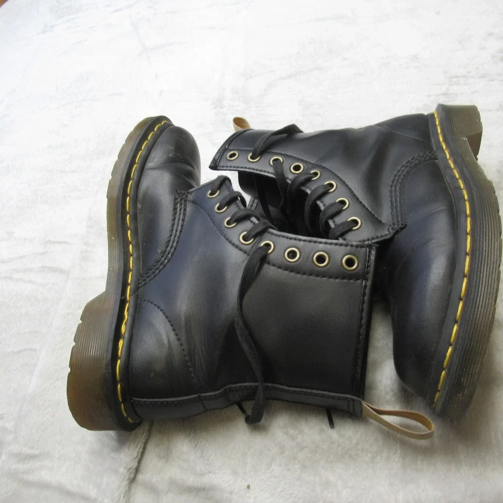 Dr Martens Boots Unisex M5 W6 Black Leather Felix Combat 8 Eye‎ Lightly Used.